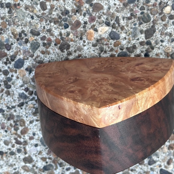 Gorgeous wooden Trinket , Jewelry, Treasure Box in Excellent condition! … - Picture 12 of 14